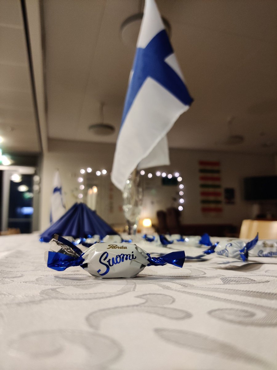 PYlitorma's tweet photo. Hyvää itsenäisyyspäivää 🇫🇮 yövuorot melkein taputeltu ja mummuille ja papoille kauniit kattaukset tehty juhlapäivään 💙 @Vantaansote @vantaanvanhuus ensi vuonna ollaankin sitten @VaKehvalue https://t.co/nHSh4qEd2U