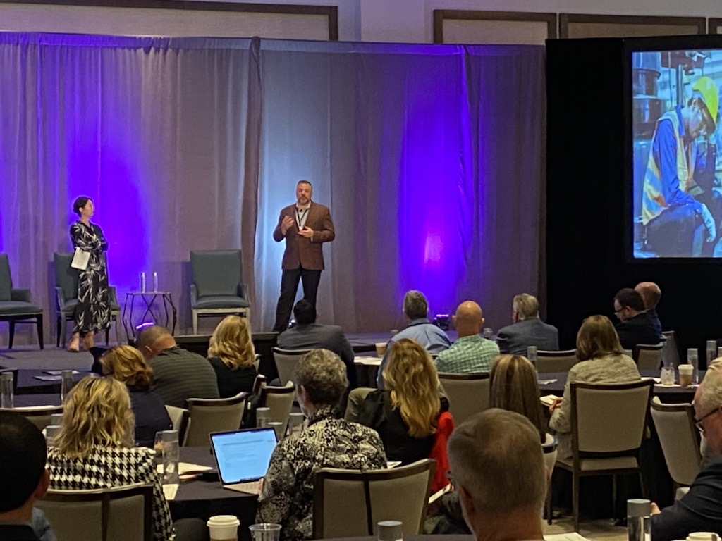 AtlasInsight's tweet image. Atlas Insight's Brian Corde and Ann Rybka presenting today at @AreaDevelopment's conference on challenges related to locating new e-commerce and distribution centers. #siteselection #location #distribution