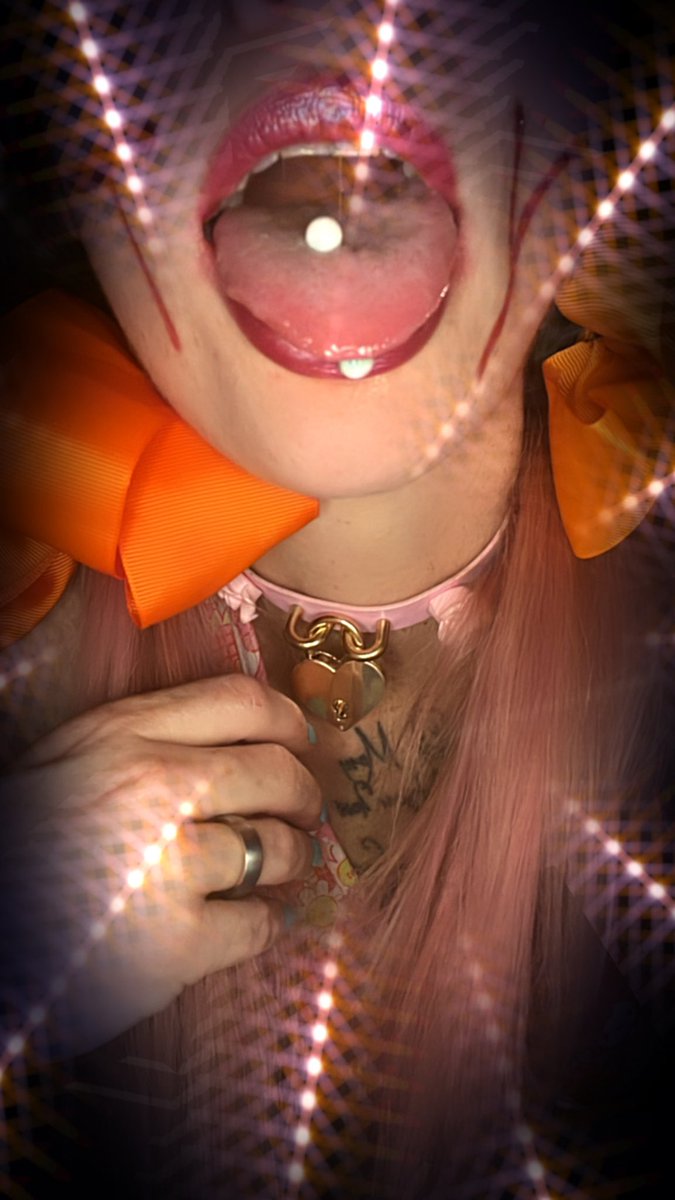 Lustfulkitten93's tweet photo. I heard you needed a toy https://t.co/hRd1Ls0jYR