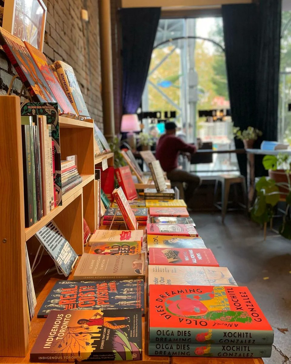 The snow outside just makes us want to cuddle up with a good book right now 🛋 If you’re on the same page as us, you’ve got to check out Wildfires Bookshop’s pop-up this weekend at Steel &amp; Oak on Dec 10th &amp; 11th from 12pm-7pm! 📚 

📸 wildfiresbookshop via IG
