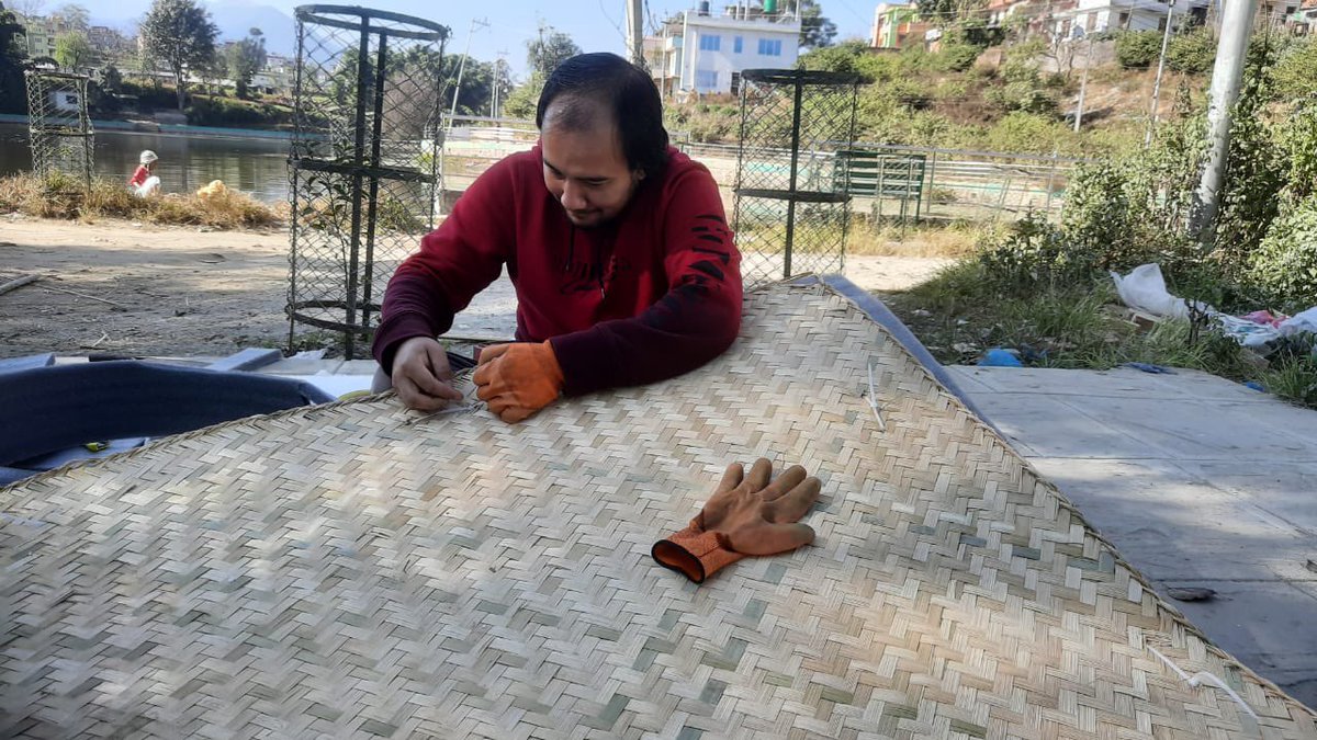 H2O_Soni's tweet photo. @Small_Earth & locals teamed up for making our #floatingwetlands prototype for Nagdaha, #Kathmandu Valley. #TribhuvanUniversity
Supported by @APN4GCR research grant! Thanks to #CDHM #CREEW & #KVWSB
#PradhanangLab @universityofri @URI_GEO @uricels #waterpollution https://t.co/33F6BVquZY