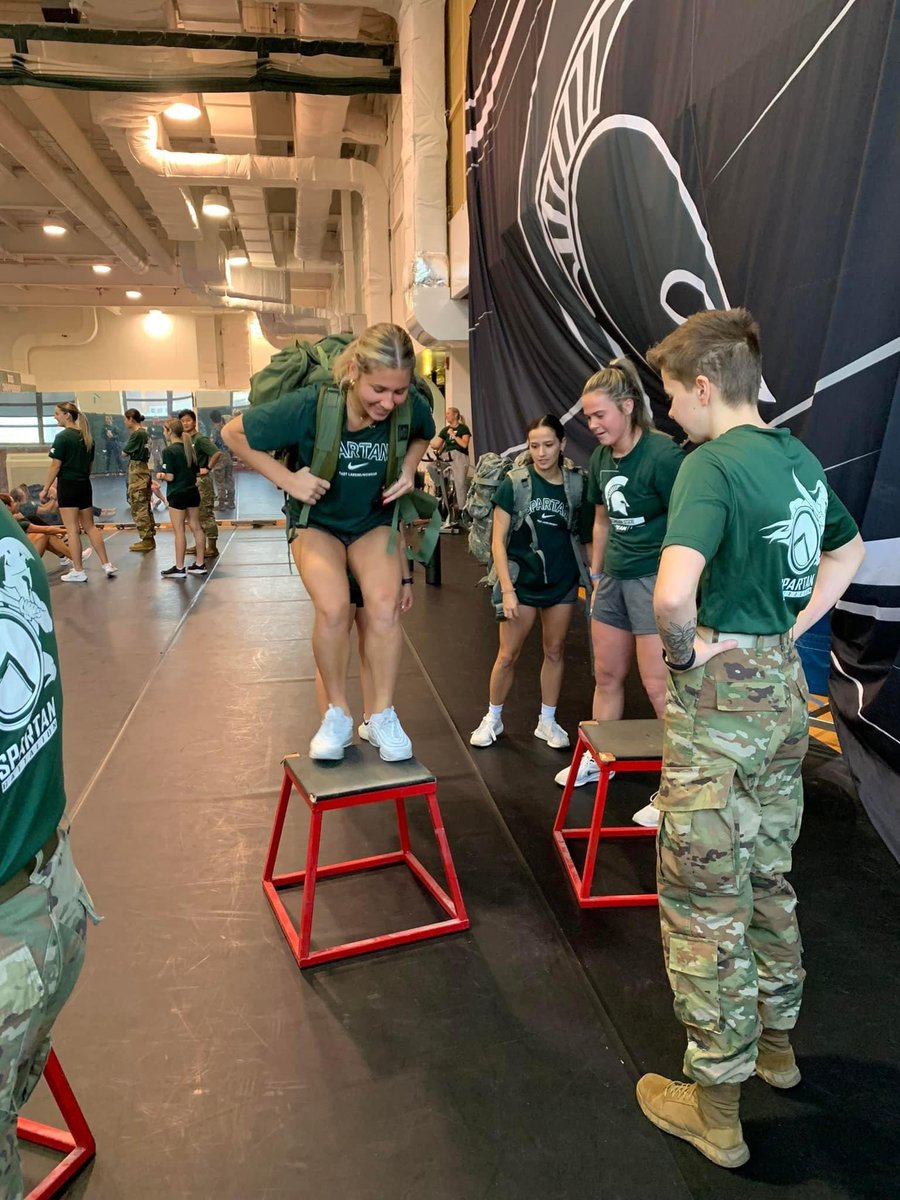 MSUArmyROTC's tweet photo. Spartan Battalion had a BLAST leading a workout for the Michigan State Dance Team!! Thank you for having us!! GO GREEN!!
#spartanbattalion #army #boldwarriorbrigade #7thbrigade #michiganstatespartans #ArmyROTC #michiganstateuniversity #MSU #ROTC #gogreengowhite #MSUDanceTeam https://t.co/z2IZyLBfAb
