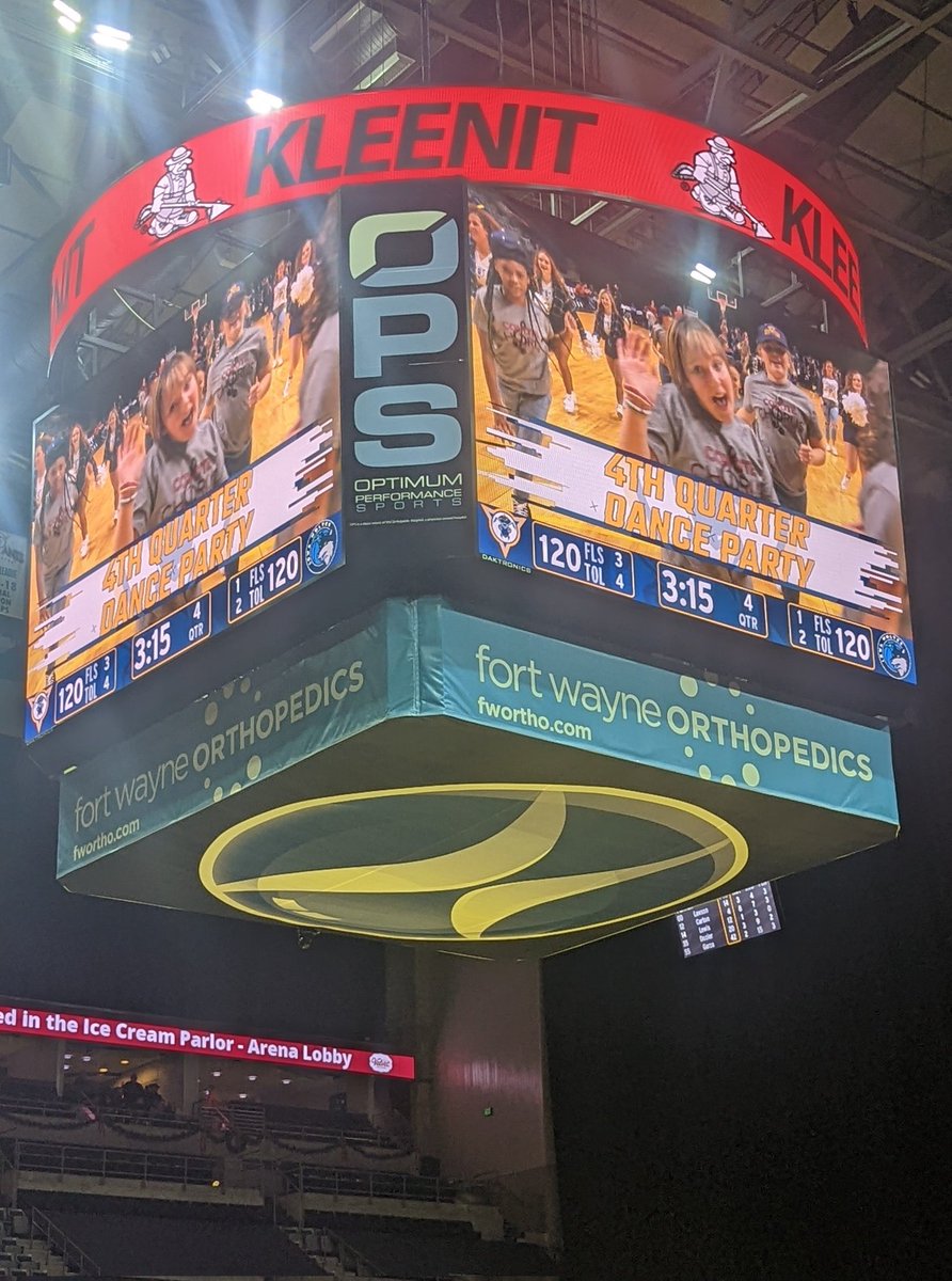 Awesome job to our 5th grade Coyote Chorus on singing the national anthem at the Mad Ants basketball game tonight! 🎶🏀🐜 <a href="/CEScoyotes/">Covington Elementary</a>