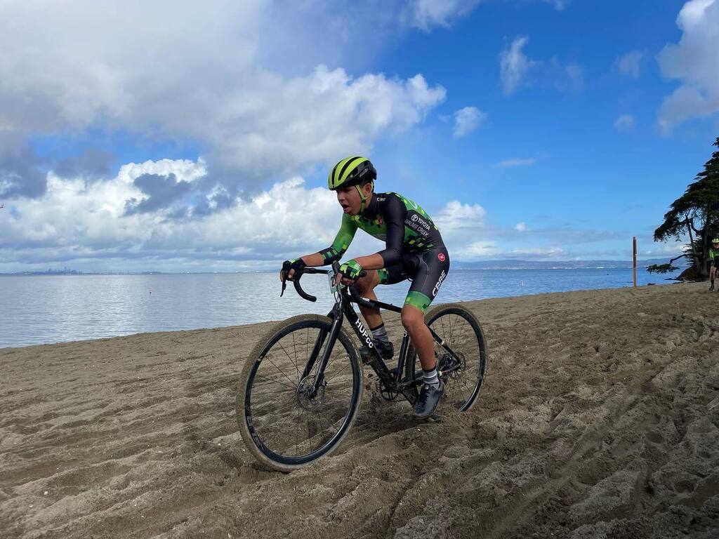 davidaverybikes's tweet photo. Second CX race for the season. 😛 #cyclocross #CBREracing https://t.co/5iE5YsUHcN https://t.co/rqHxQtsXOF