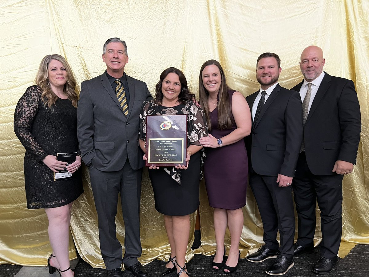 kahlerCHS's tweet photo. A HUGE congratulations to our Citrus County School District Teacher of the year Mrs. Lita Stanton!!   An honor well-deserved!   Thank you for ALL that you do for our students, CHS, and the community.   It’s a GREAT day to be a Hurricane 🌀 #OneHurricane #TOY @CHSCanes https://t.co/1CXOkBNmiq