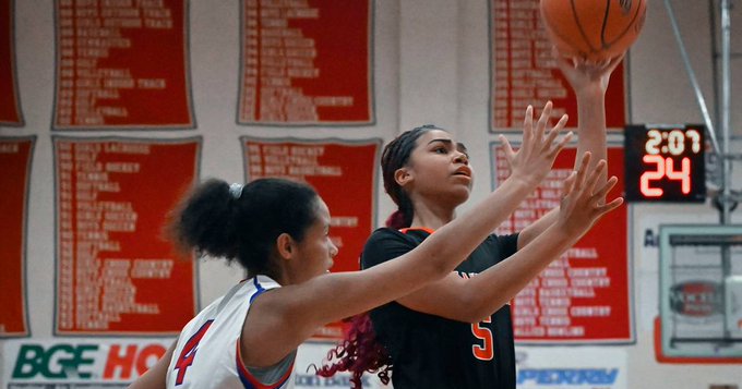 .<a href="/hcpss_omhs/">Oakland Mills HS</a> girls basketball played stifling perimeter defense all 32 minutes in a commanding 55-28 season-opening win over Centennial. Freshman Chloe Grenway led the way offensively with 15 points.
baltimoresun.com/maryland/howar…