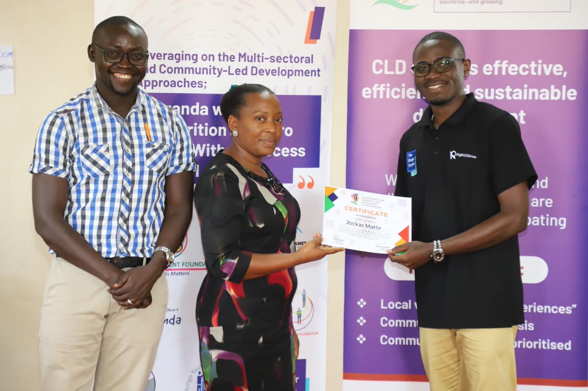 MCLDUganda's tweet image. #ShiftThePower
👉Over 30 different CSO's recently convened for a 3day seminar on promotion and adoption of #CommunityLedDevelopment💪
🤝Participants were awarded certificates
👌🏽Special shout out to all members and partners of @mcld_uganda
#communityleddev
