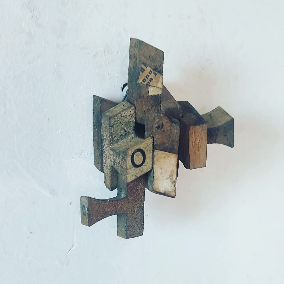 CollageLabert's tweet photo. Toy number 18 #labertcollage #assemblage #collageartwork #collage_club #primitive #ccmagazine #edinburghcollagecollective #abstractcollage #kolajmagazine #mixedmedia #rubbish #cvazine #dada #pariscollagecollective #c_expo #cutmeupmagazine #artcurator #imfragmented https://t.co/ld04JUvrj4
