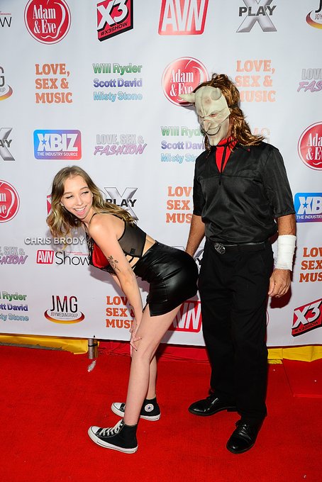 Heaven and Hell Halloween red carpet 2022. Pics by Chris Brody. https://t.co/Jf790Ez8b2
