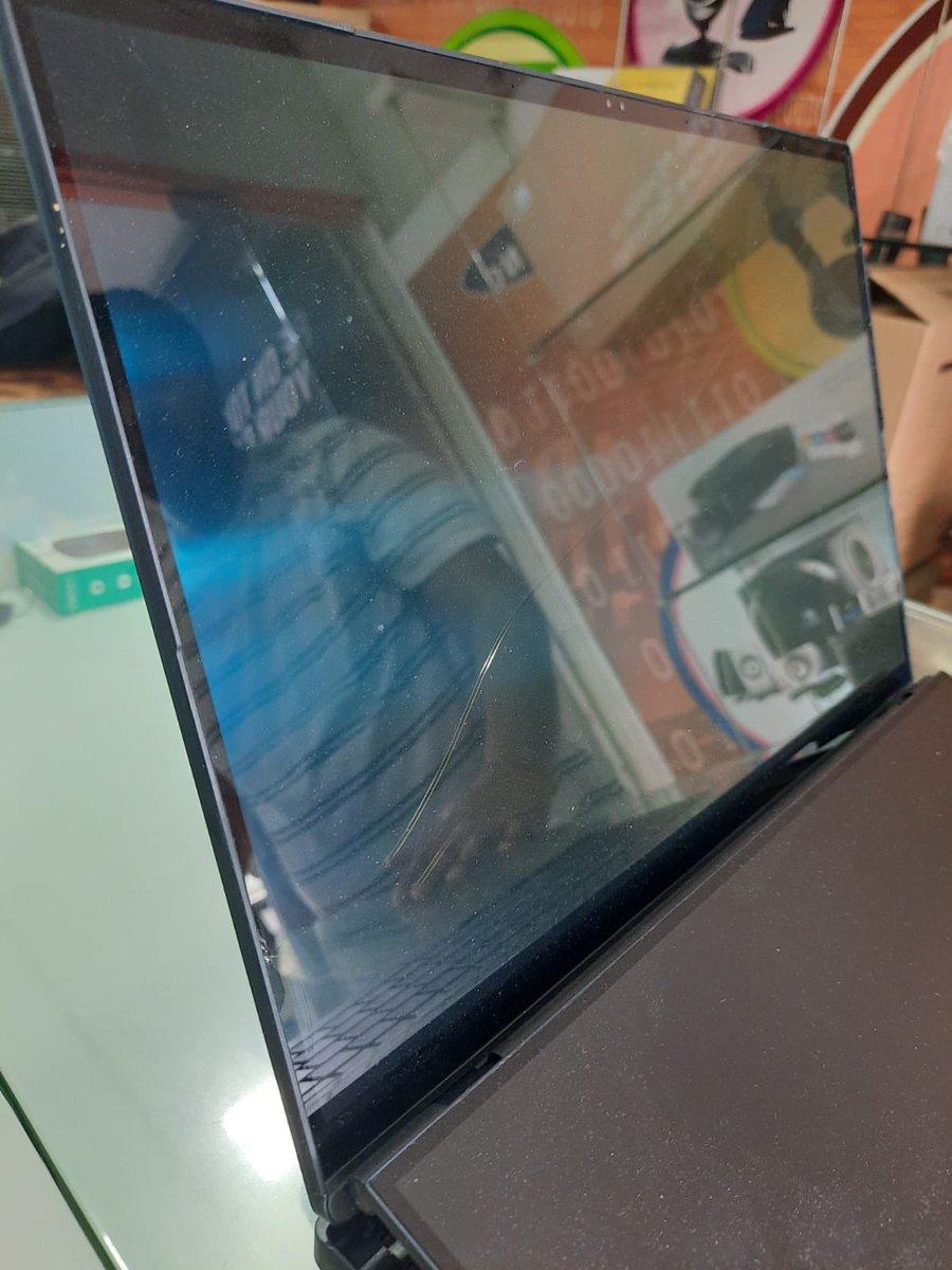 iam_hiren's tweet image. I bought premium laptop of @ASUSIndia 8/10 days and after using 10days laptop screen broken for unknown reason. I send my laptop to service centre n they said i cant claim a warranty n hv to full amt. 10days used laptop. Selling default laptop in India. #boycottAsus