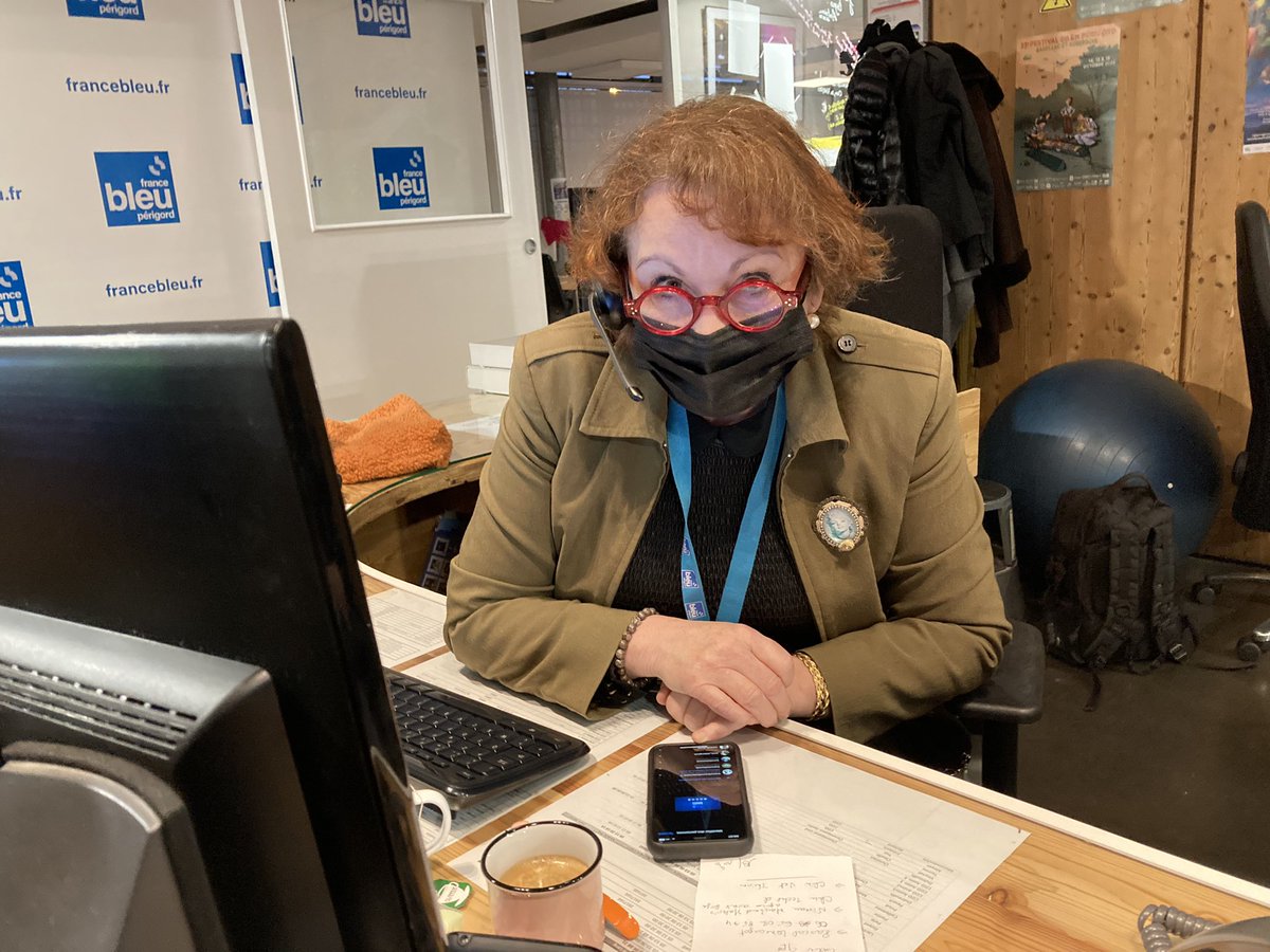 @Bleu_Perigord c’est aussi à la télévision <a href="/F3Perigords/">France 3 Périgords</a> depuis ce matin. Les fidèles sont ravis d’après Eve qui reçoit de nombreux appels au standard.