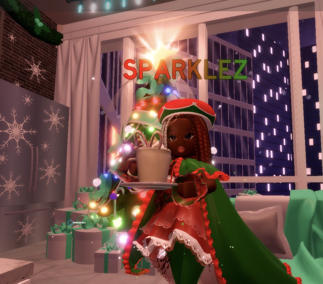 SparklezBlox's tweet photo. Nothing like a warm cup of peppermint cocoa to star the Christmas Season! #royalehighchristmas #ROBLOX #royalehigh https://t.co/40kQKH8jQz