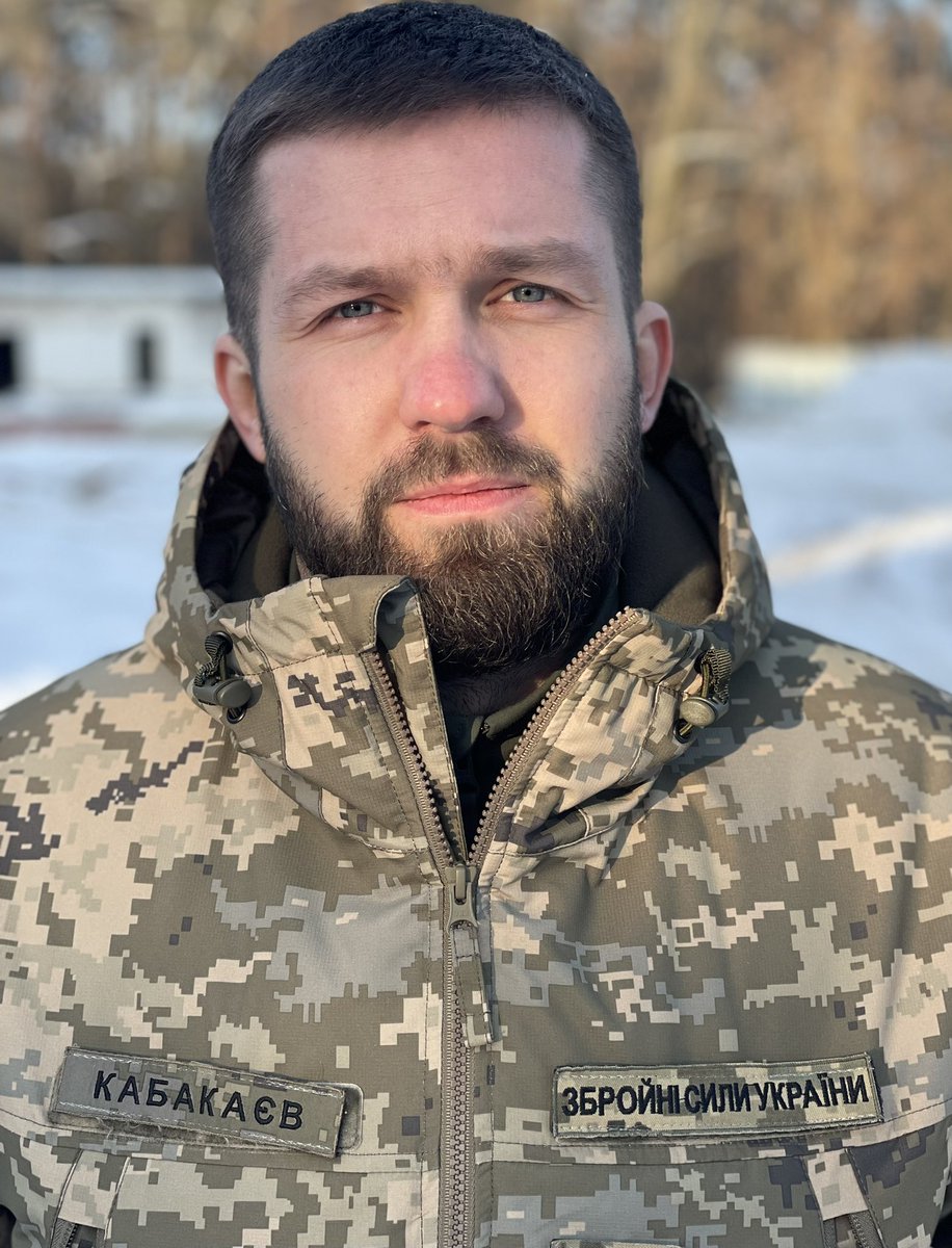 Зі святом друзі. Попереду перемога, як би не було складно.
Бережіть себе, обнімаю.