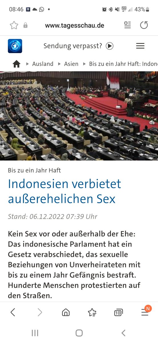 Adrian11192493's tweet photo. Religion ist doch herrlich... wenn Menschen (meist ältere Männer) eine an irgendeine erfundene Gottheit gebundene, steinzeitliche &amp; absolut willkürliche Moral über die Ethik eines friedlichen &amp; einvernehmlichen Zusammenlebens stellen. Nur zum 🤮🤮. #Indonesien #Atheism #atheist https://t.co/A7LnoBXlIN