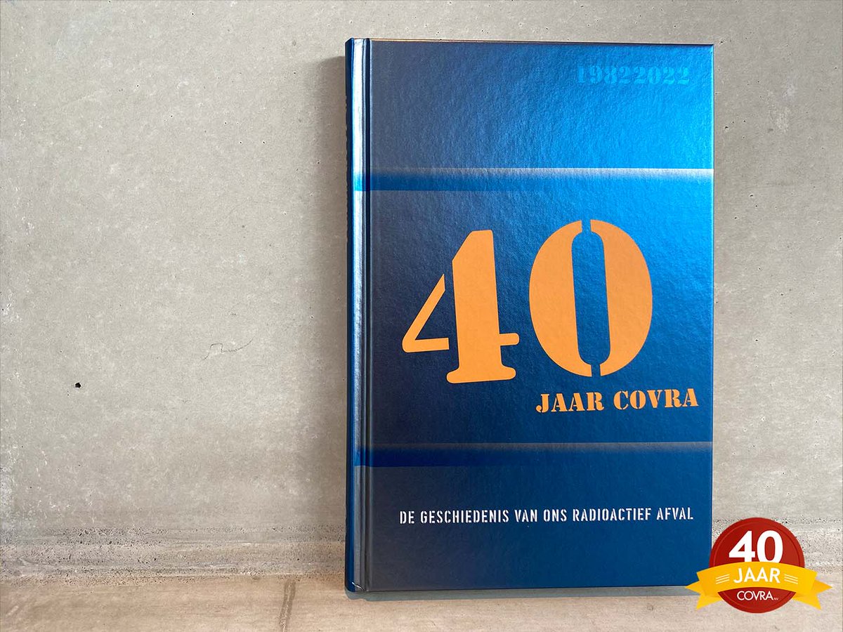 COVRA_nv's tweet photo. In december 2009 werd voor de 25e keer hoogradioactief afval (HRA) uit Petten opgehaald. Dit betrof 33 gebruikte splijtstofelementen uit de onderzoeksreactor. Dit ligt nu in het HABOG. ☢️ In totaal is daar zo’n 110 m3 aan HRA opgeslagen.
#jubileum #40jaarCOVRA #herinnering #HABOG https://t.co/iDcFpE1Ung