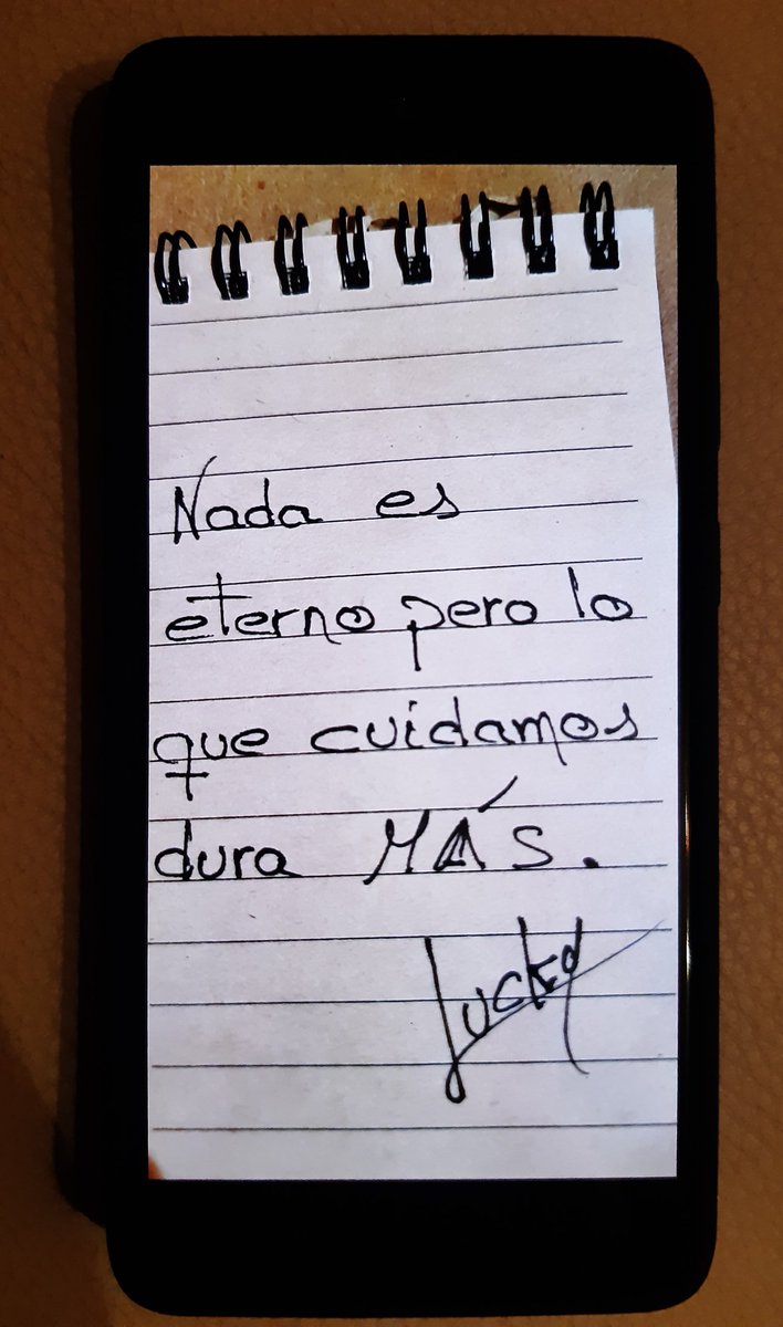 #martesdetuitsamano