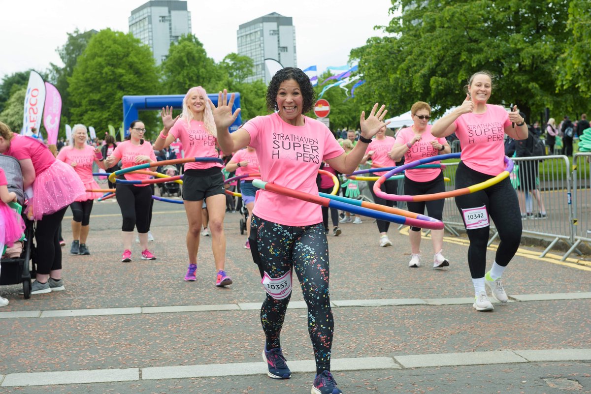 🎄Day 1🌟: Thank you Scotland for welcoming back Race for Life 3k, 5k, 10k &amp; Pretty Muddy events to raise funds for life-saving research. Pictured here are the fabulous Strathaven Super Hoopers in Glasgow. 
#12DaysofChristmas Come join us in 2023. bit.ly/3VUobjS