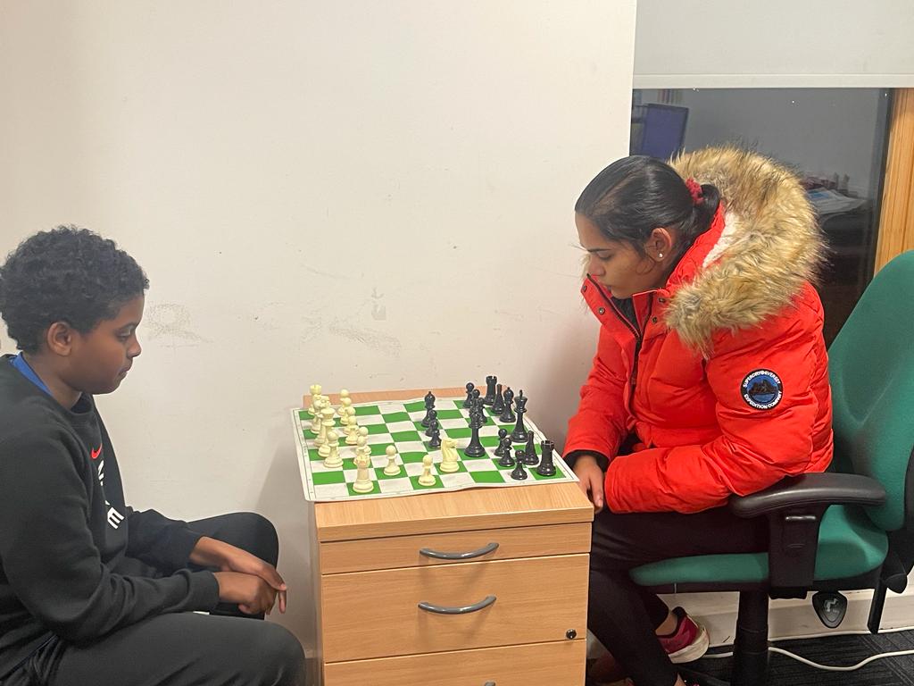 TheMentorRing's tweet photo. Teja Sahiti winner of State and National tournament  in India playing chess with children at The Mentor Ring #developcreativity #improvefocus  #brainexercise #afterschoolclub #funactivities 
@c3sc  @postcodelottery @comicrelief @MSPSCardiff https://t.co/ElHg3r0c87