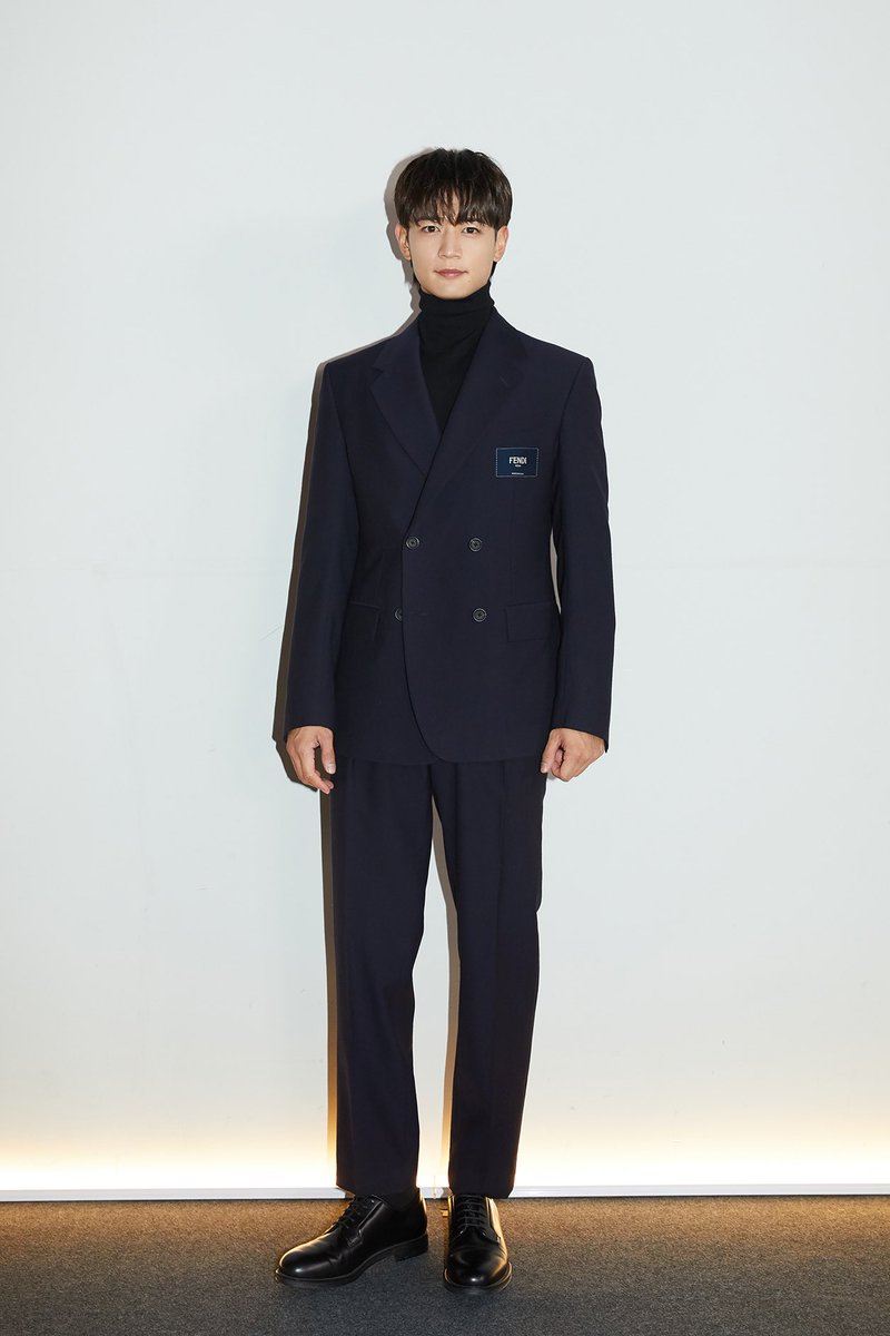 221206 | صور الصحافة 

مينهو من المؤتمر الصحفي لالبومه المصغر الاول CHASE 

#민호 #MINHO
#샤이니 #SHINee
#CHASE