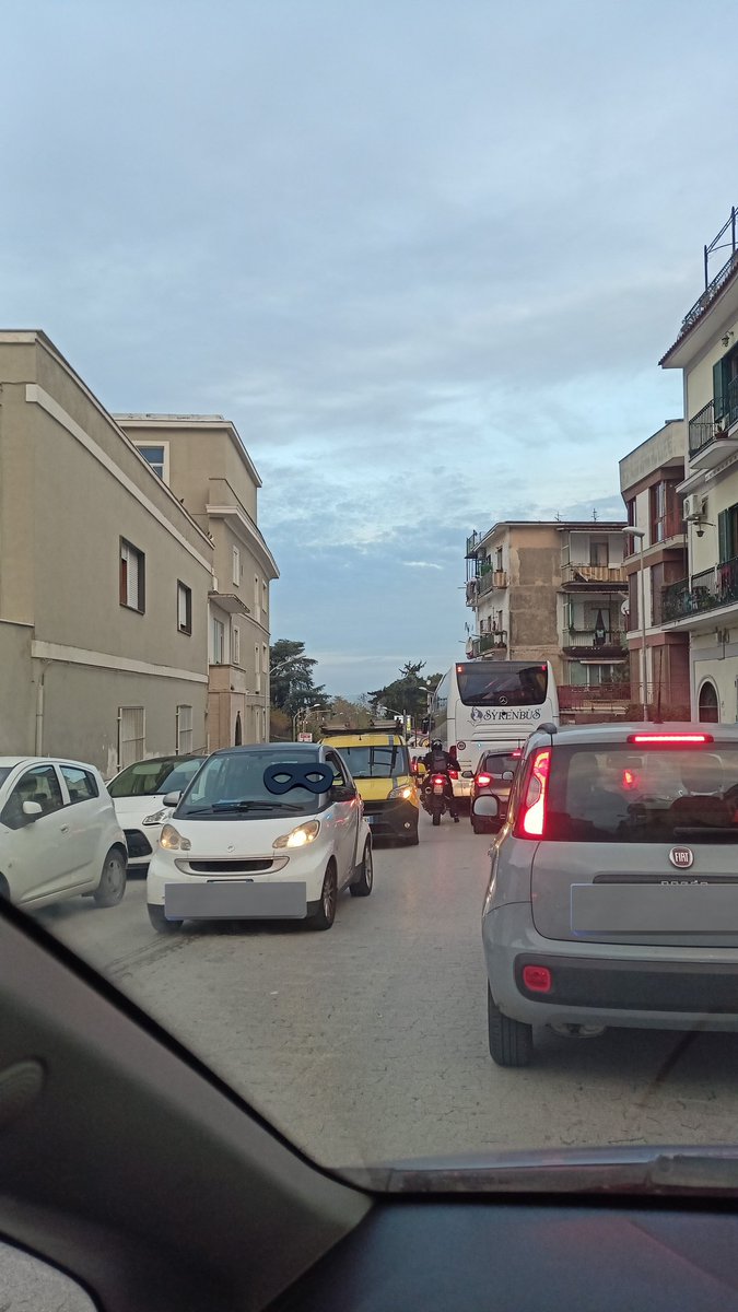 Tunell0's tweet photo. @sorrentopress Se @StradeAnas non riapre il tunnel Privati sulla SS145 sarà un Natale di fuoco per residenti e pendolari della Penisola Sorrentina. @sorrentopress @positanonews https://t.co/0BtaQIfWPt