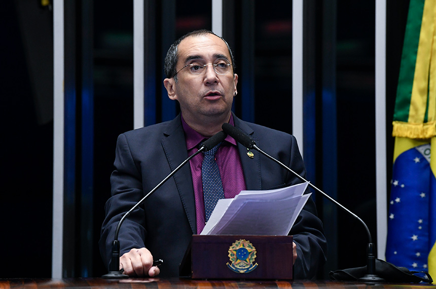 fellipebambam's tweet photo. EXPOSED DOS TRAIDORES: Faço questão de divulgar os senadores que foram eleitos em 2018 na Onda Bolsonaro, pois eram inexpressivos e sem relevância e agora cometem estelionato eleitoral assinando a PEC da Mordaça q permite punir cidadãos de expor sua opinião sobre parlamentares. https://t.co/XqV2k1hbi3