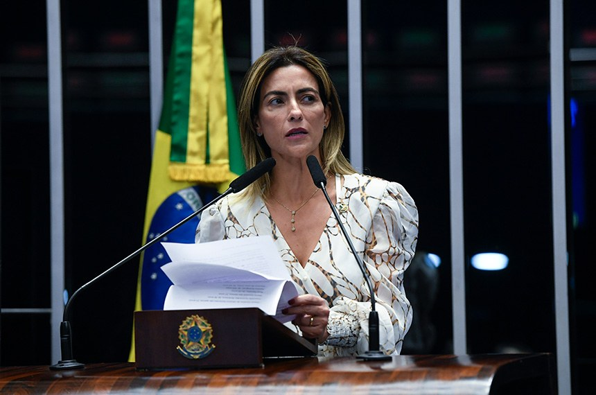 fellipebambam's tweet photo. EXPOSED DOS TRAIDORES: Faço questão de divulgar os senadores que foram eleitos em 2018 na Onda Bolsonaro, pois eram inexpressivos e sem relevância e agora cometem estelionato eleitoral assinando a PEC da Mordaça q permite punir cidadãos de expor sua opinião sobre parlamentares. https://t.co/XqV2k1hbi3