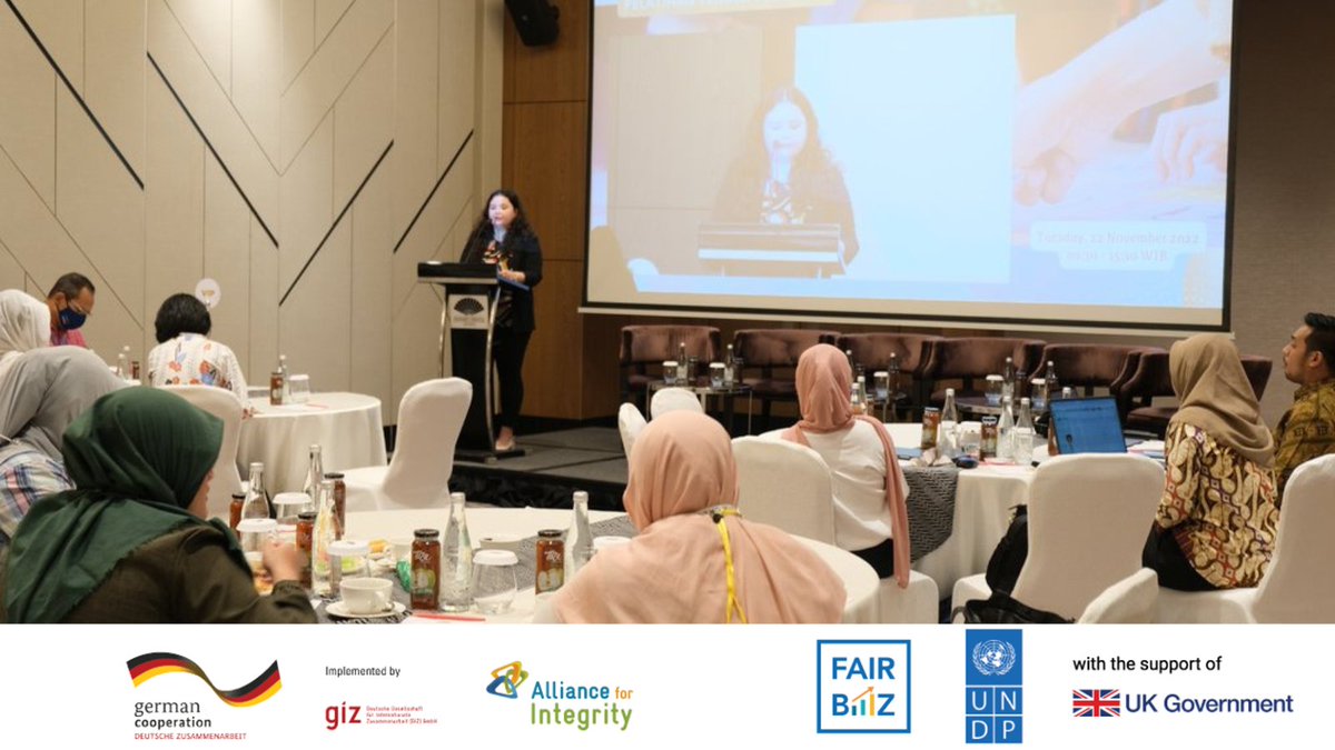 UNDPJINASEAN's tweet image. 2 months after receiving the training, women entrepreneurs met again at the SHE-BID Action Day.

Great to see the impact of @UNDPFairBiz @afin_giz &amp;amp; @globalcompactid joint initiative &amp;amp; know about the first steps to introduce a code of ethics &amp;amp; take measures towards #compliance!