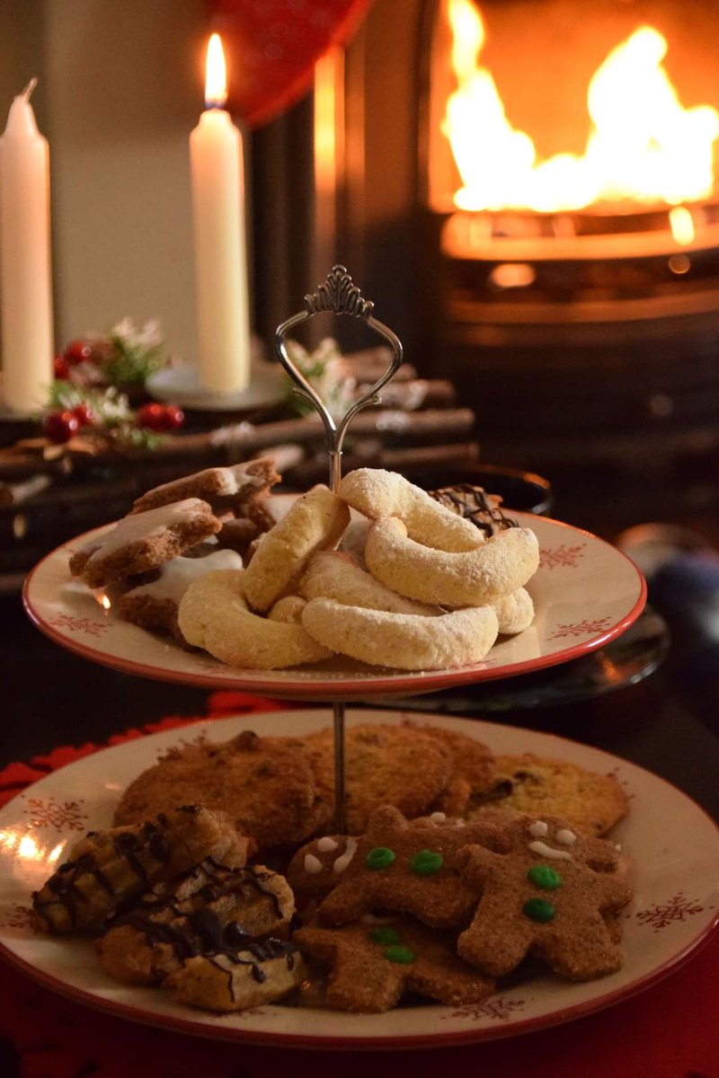 Irishpie1's tweet photo. Schönen Nikolaustag🎅
LOW CARB &amp; GLUTENFREIE WEIHNACHTSPLÄTZCHEN REZEPT
----------
Happy St. Nicholas Day🎅
LOW CARB and GLUTEN FREE CHRISTMAS COOKIES RECIPES
https://t.co/hCfZ42CMt8
.
 #glutenfreecookies #glutenfreebaking #weihnachtsplätzchen #lowcarbbacken #glutenfreieplätzchen https://t.co/uQ3VydSlSX