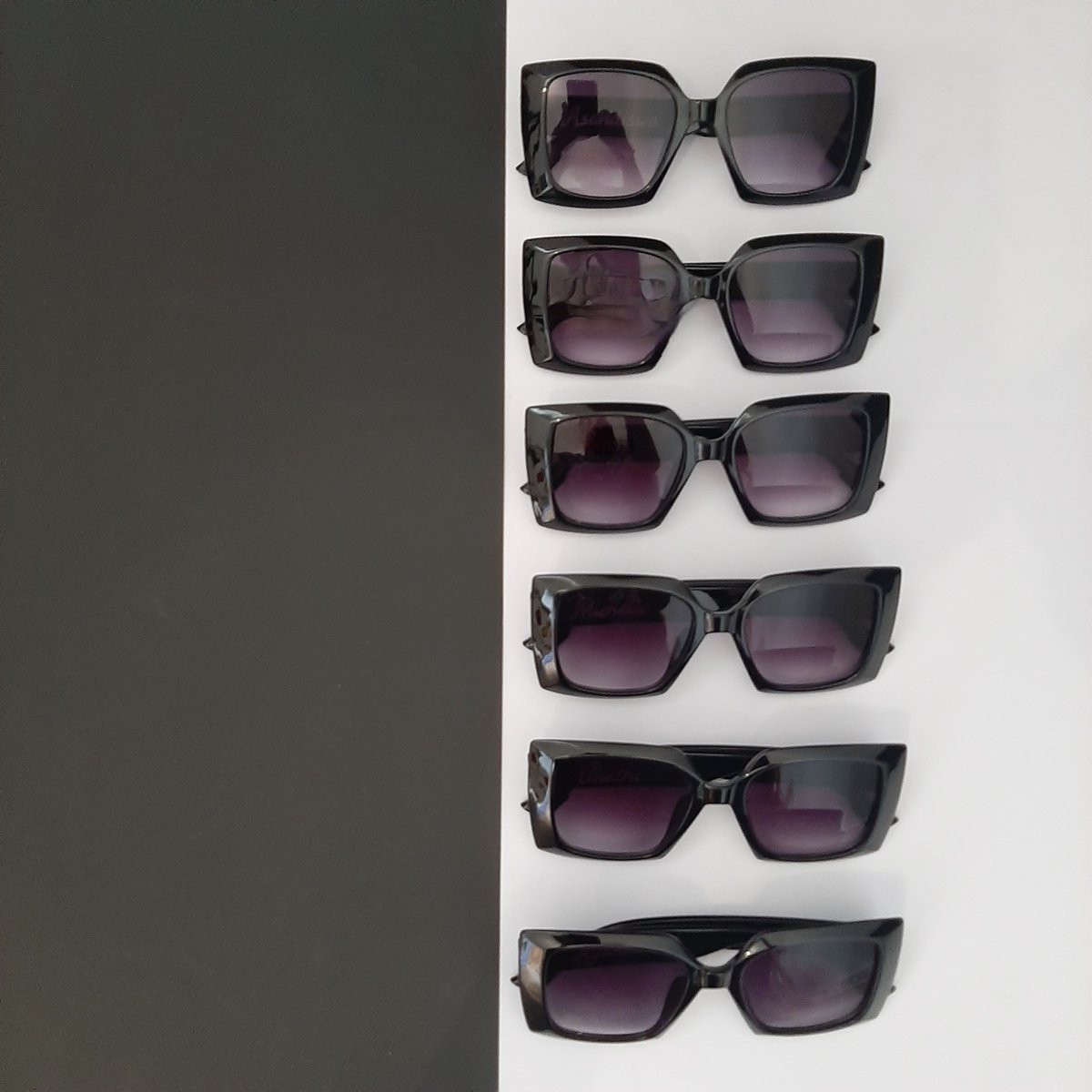 BeholdLuxe's tweet photo. For the most stylish #GirlGang. Get personal with our personalised Paparazzi Sunglasses. It's the perfect addition to your gift box! 😎🕶️
#BeholdLuxe
#OurLoveLanguageIsGifts
#PersonalisedSunglasses
#BridesmaidsGift
#YearEndGift
#BuildABox
#CorporateGifts
#GiftBoxes https://t.co/aWmVbRmt0A