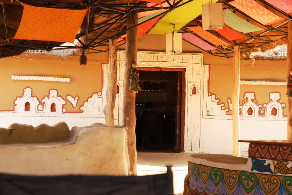 Loive_LocalHive's tweet photo. Our next destination is #Hodka in #bhuj. It consists of #bunga managed completely by local community.
Best of #heritage in terms of #food, #culture & #handicrafts.
Reach out to us at lokesh.singh@loive.co.in or 8340607169.
#incredibleindia #gujarat #community #experience https://t.co/IEpfGzvZO2