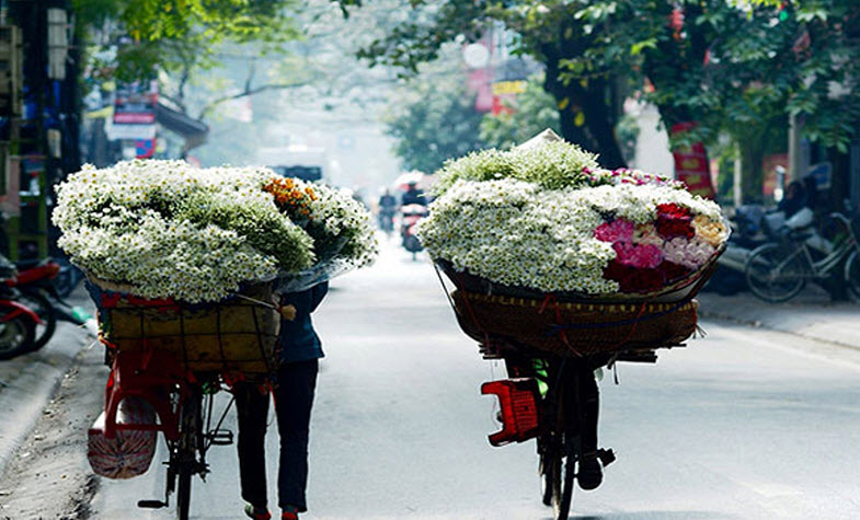 Have you ever experienced winter in Hanoi? Trying some grilled corn and sweet potatoes with your friends?
Hotline: 091 222 14 42
Website: travelauthenticasia.com
Email: info@travelauthenticasia.com
#travelauthenticasia #southeastasia  #vietnam #vietnamtravelguide #hanoi