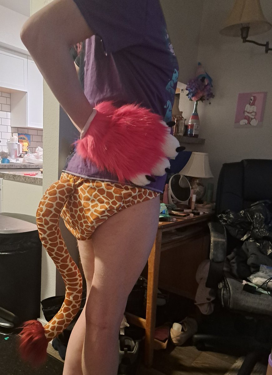 FurryLuchador's tweet photo. Had to buy this when I saw it. Giraffe cover is adorable. https://t.co/6klAGXiLn0