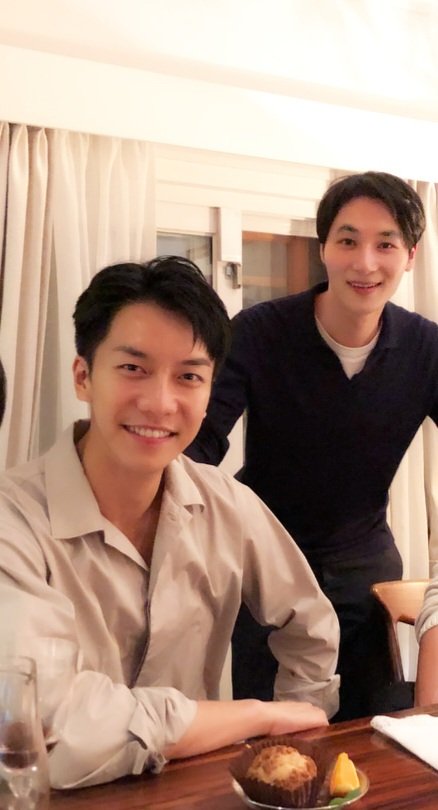 airen_lsg87's tweet photo. Ohh @hookent3 finally u unfollow SeungGi👏👏
You unfollow Teo Yang also😉

#LeeSeungGi 
#TeoYang https://t.co/EAprlUAAr7