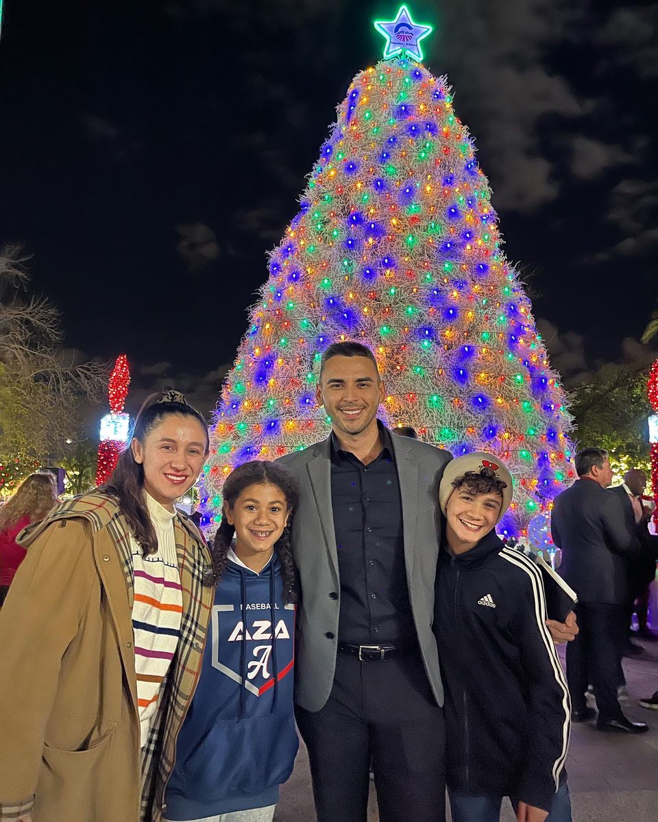 Robert Uribe tweet media