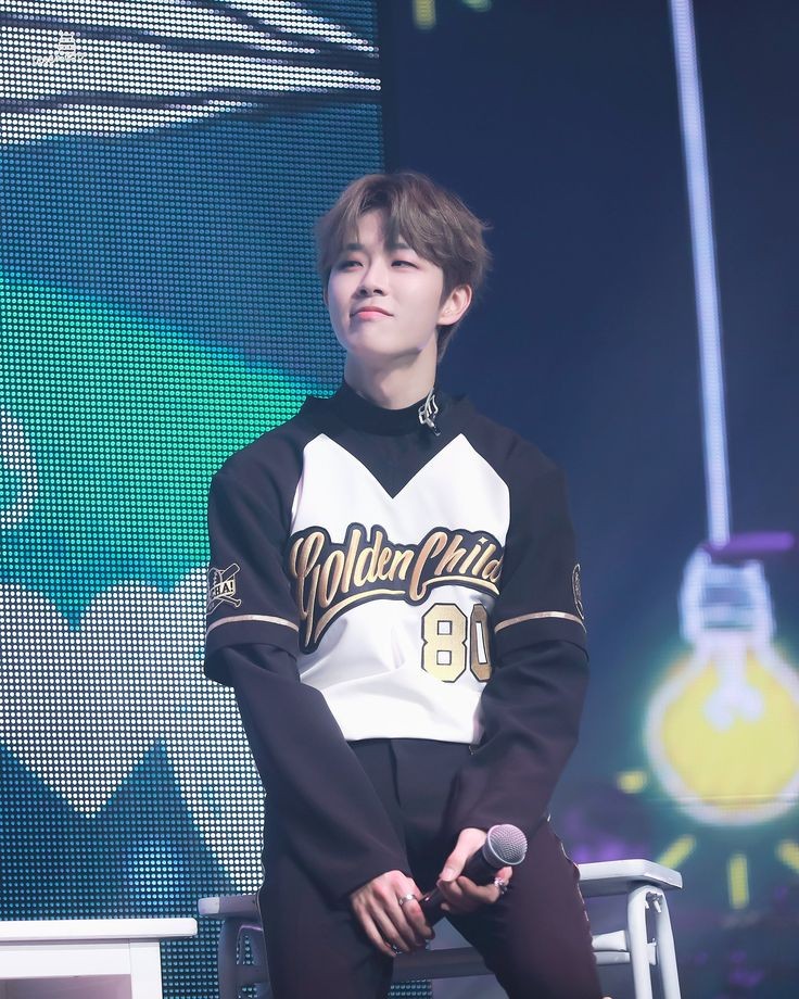 KDHLOOKS_GC's tweet photo. #골든차일드 #김동현 @GoldenChild #KimDonghyun https://t.co/lqTWt9mnEQ