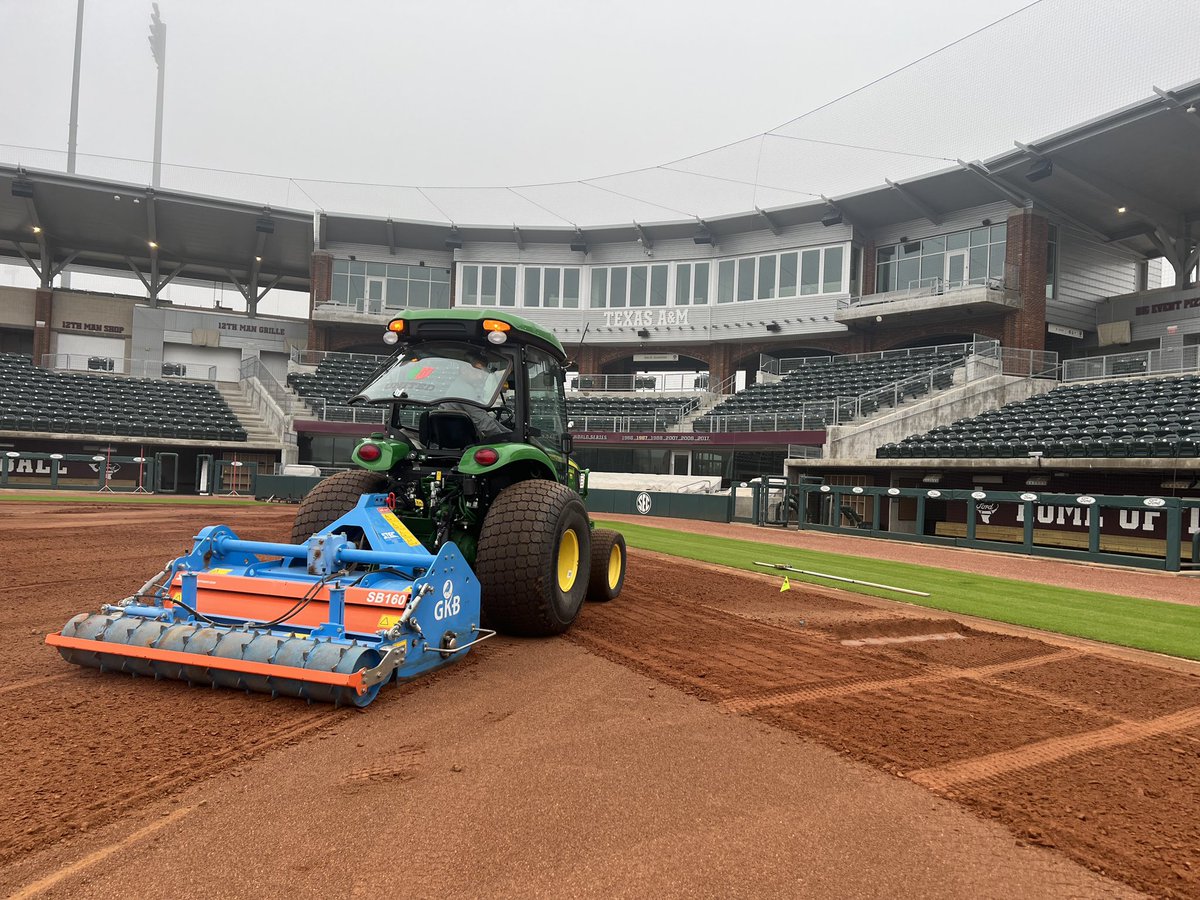 UnitedTurfnTrak's tweet photo. UTT SFS on the road to south Texas tilling up the infield mix and ready to laser grade @AggieSoftball 🥎 for @aggiefieldstaff.  Getting prepped for the 2023 season, right around the corner. @FieldExperts @SportsBuilders @NCAASoftball https://t.co/kGbyrxrrhR