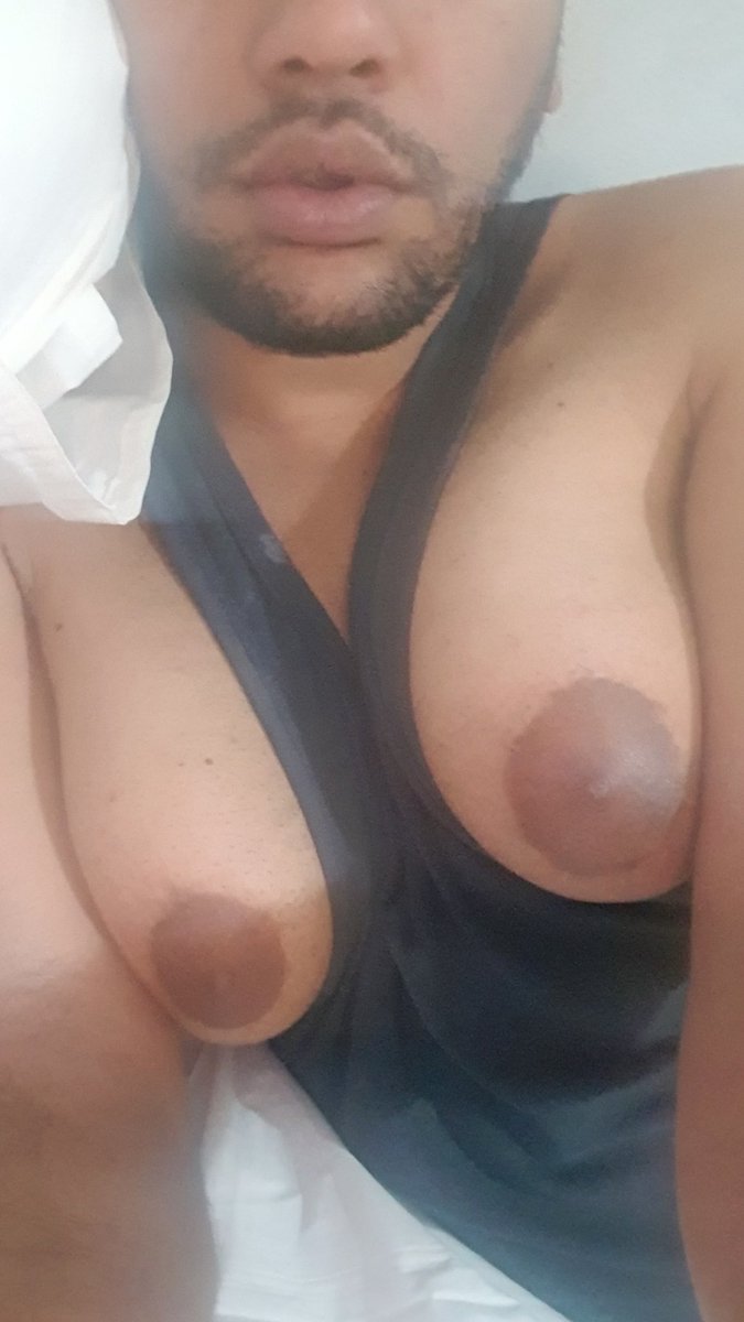 pectsvlog's tweet photo. Alguno que me coma las tetas?😈 https://t.co/xKTZ0j8XSB