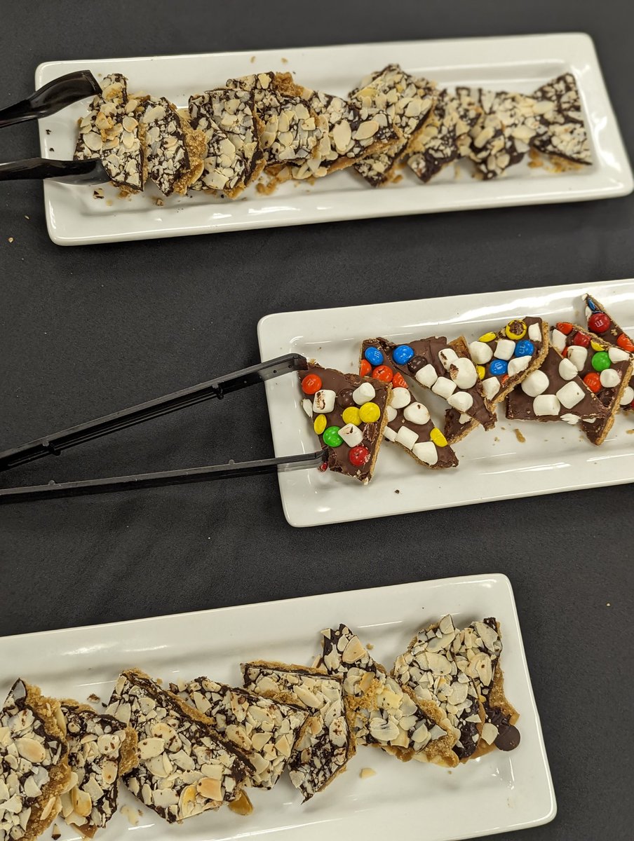 #HourOfCode <a href="/AAS_HCS/">Academy for Advanced Studies</a> w/ <a href="/georgiadeptofed/">Georgia Department of Education</a> <a href="/GaDOE_CS/">GaDOE_CS</a> Ms. Clark's class benefited from experts from <a href="/CEISMC/">CEISMC</a> <a href="/codeorg/">Code.org</a> @teachcode @apple @google @microsoft @gordonfoodservice. So proud of our ambassadors greeting &amp; culinary Ss cooking sweet treats for guests. #EmpowerTomorrow