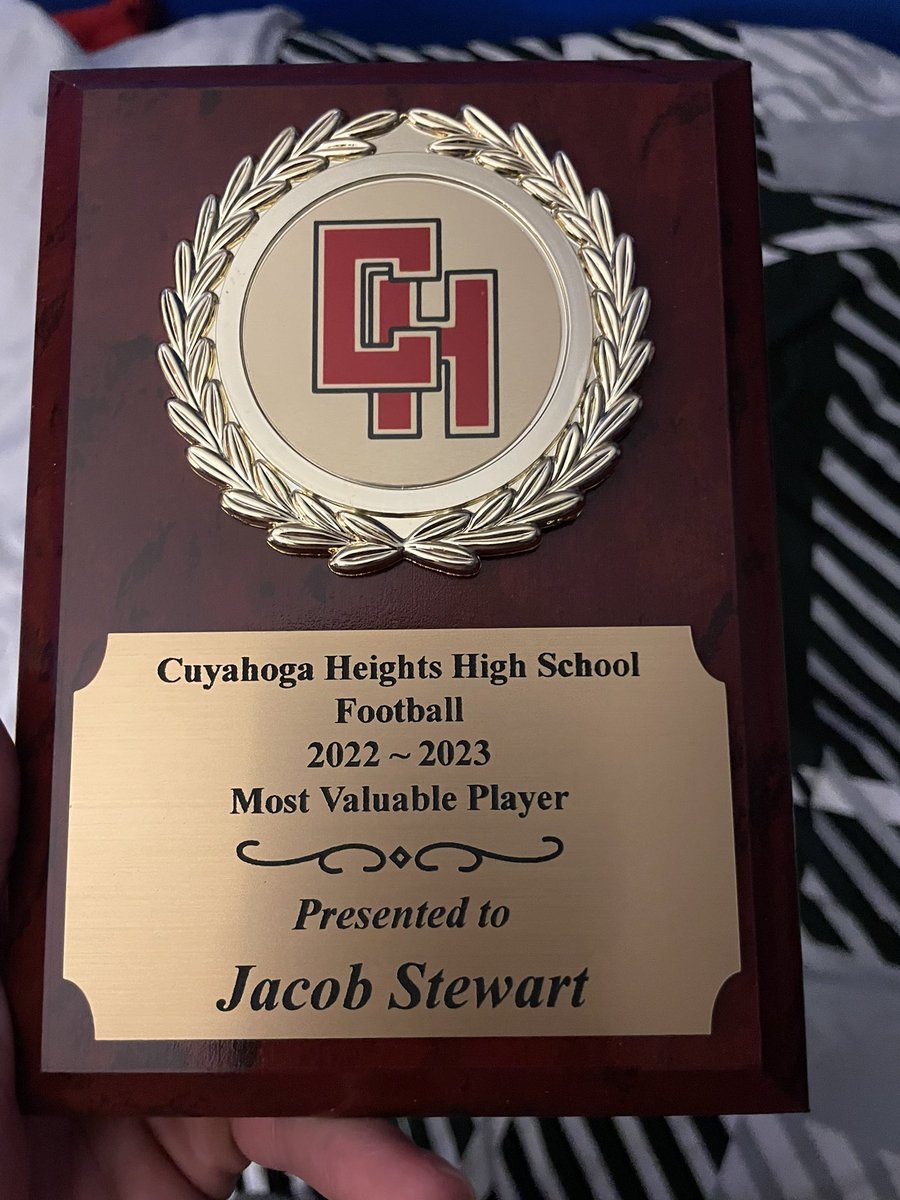 JacobSt31215483's tweet photo. We had our football banquet last night blessed with the MVP award and I’m happy to say that l had a good season but more to come!!!
Stats-
1,073-all purpose yards season/cvcc metro stats 
2-fumble recovered 
2-picks 
8-touchdowns season/cvcc metro stats
31-tackles 
6-PBUs https://t.co/qp3LBFQALF