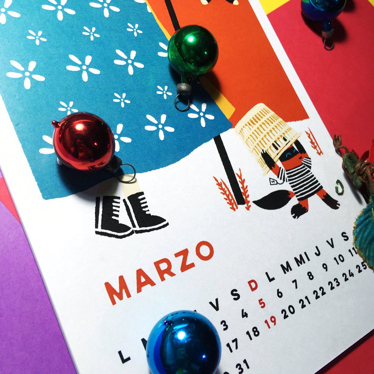 MetroFanzine's tweet photo. 🎄🦊PAQUETE NAVIDEÑO FOXOSO🦊🎄

Ya mero acaba el año y tú aún no tienes tu Zorralendario 2023!!?
Adquiérelo junto con en pin pirata y una libreta zoquete, todo eso por $200 :D

Recuerda qué hay envíos nacionales y entregas personales (solo CDMX)

Manda mensaje ya!!! https://t.co/qC7WOuDYHc