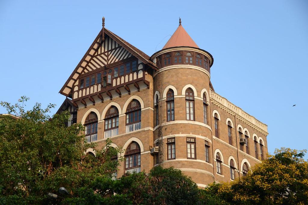 Khaki_Tours's tweet photo. #KhakiQuiz
How are these two #Mumbai institutions connected?
Find out on our #FortWalk group tour, daily at 4 pm.
Pic: Sail-World, Quora
#MumbaiHeritage #Bombay #RBYC #BARC https://t.co/uIDZkjZmZk