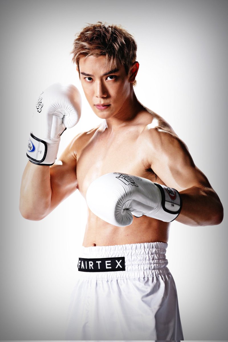 10Fight10's tweet photo. ทั้งความแข็งแกร่งและเรื่องความพร้อมเกินร้อย! ขอซัดไม่ถอยบนสังเวียนเดือด!!!
.
🥊 #ป๊อปปี้รัชพงศ์ ทีมดำ  ปะทะเดือด #เกรทสพล ทีมขาว
.
📍 จัดหนัก! วันพุธที่ 7 ธันวาคมนี้ ถ่ายทอดสด เวลา 20.05 น. 
#ยิ่งเดือด #ยิ่งมัน #ยิ่งใหญ่
#10Fight10Season3  
#WorkPoint 
#เจมีดี 
#GSBATTERY https://t.co/O5wUB4Yvuf