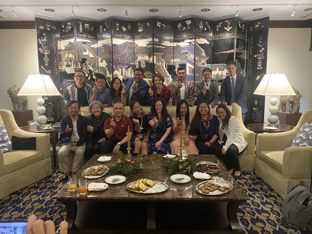 GANDAFilipinas's tweet photo. Mtg with US Special Envoy to Advance the Human Rights of Lesbian, Gay, Bisexual, Transgender, Queer, &amp; Intersex (LGBTQI+) Persons Jessica Stern &amp; Asian Development Bank Director Chantale Wong. Mtg also attended by US Ambassador MaryKay Loss Carlson. #LGBTQIArightsarehumanrights https://t.co/ViJJUGIAGd