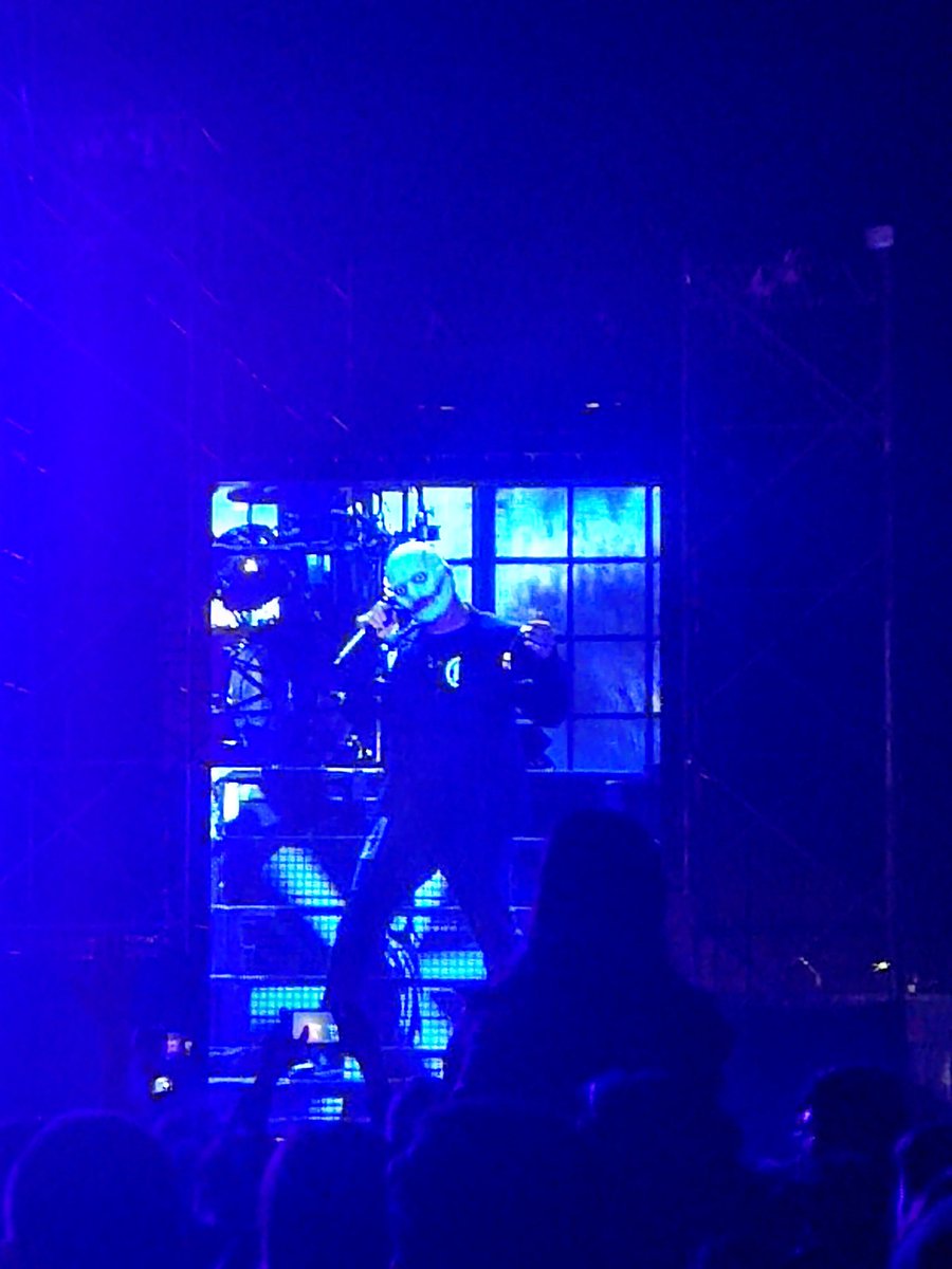 maggot_83's tweet photo. Mr. Corey Mother Fucker Taylor @CoreyTaylorRock at #AfterHell https://t.co/I1SW1NeIFM