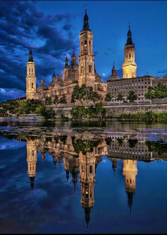 AprendeAsere's tweet photo. Catedral de Zaragoza, España 🇪🇸🕍 https://t.co/p1hNOkAGhv