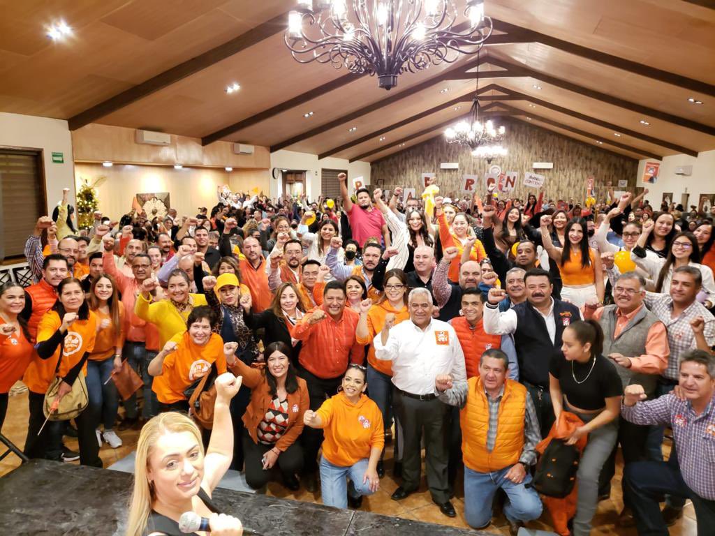 EverardoPadron5's tweet photo. Esta noche cerramos en una extraordinaria reunión con mis amigas y amigos de #Saltillo.

Refrendamos nuestro compromiso para participar en un ejercicio democrático que nos lleve al triunfo de nuestra #Sección5. 

Faltan solo 4 días para marcar nuestra historia sindical. https://t.co/G2K6ufiiYP