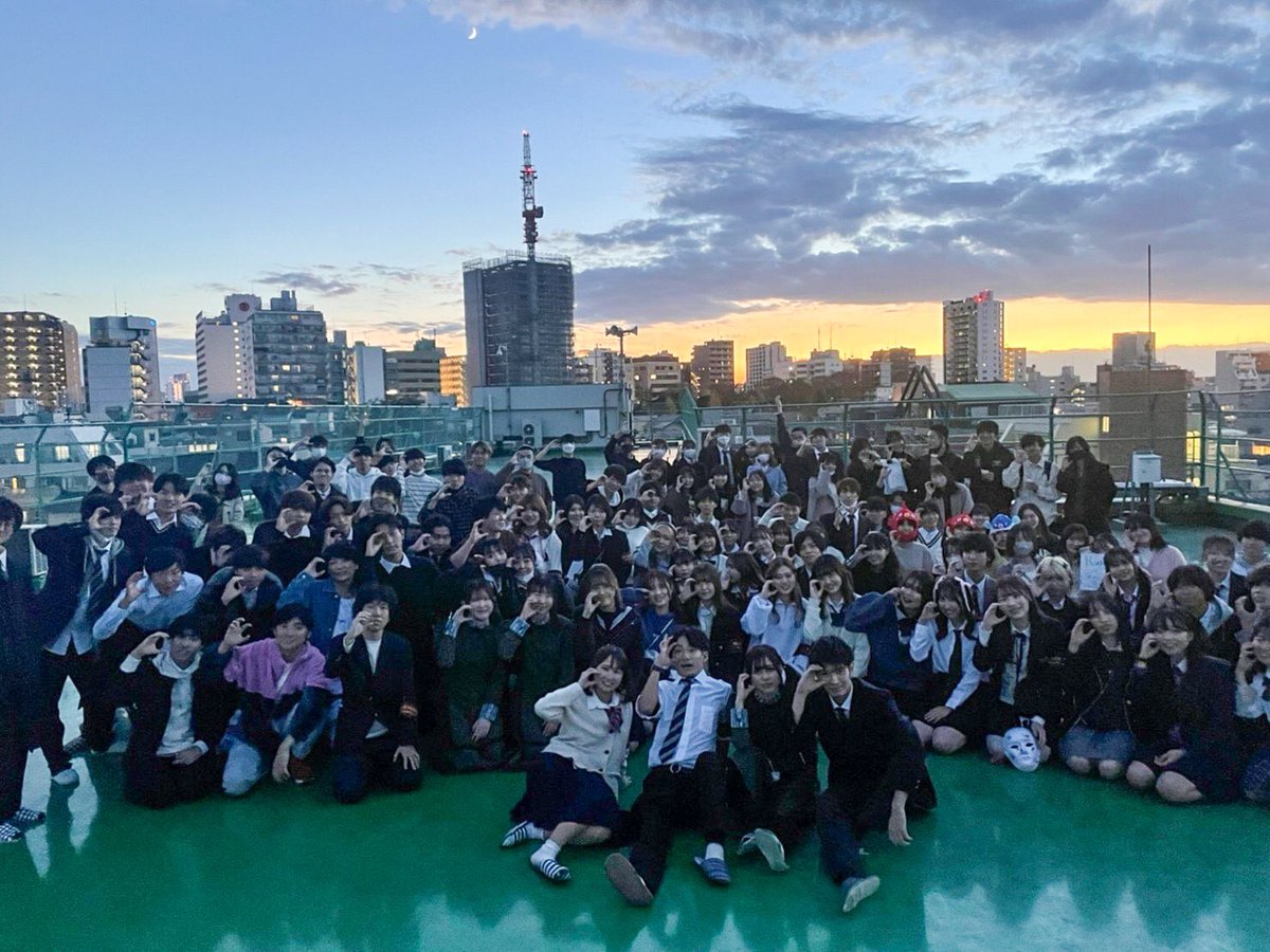 CSF121's tweet image. 文化祭無事に終了しました。

4人からスタートして70人に増えて、辛いことも沢山ありました。
ただ、自分には後ろを向けば支えてくれる仲間、後輩、かっこいい大人が沢山いて、恵まれた代表生活になりました。

ついてきてくれて本当にありがとう。

皆さまこれからもCSFを宜しくお願い致します。