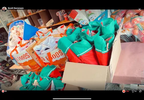 Bring some holiday cheer to kids staying at the Lilac Meadows Family Shelter!

Email Joanne at mojont@comcast.net to contribute cash or in-kind donations for stocking stuffers.

🎄🎁✨