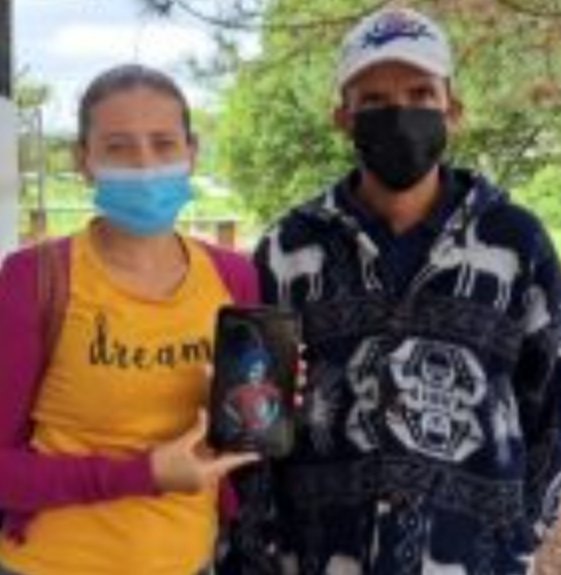 JosmaLocutora's tweet photo. No tengo muchos seguidores, pero son los suficientes para pedirles que me ayuden a usar este hashtag #JusticiaParaMichel mencionando a @TarekWiliamSaab
Es la niña ASESINADA en el puente que une a Venezuela y Colombia; la que, por maldad, no dejaron pasar.
Ella merece justicia. https://t.co/mpmNyzcf6H