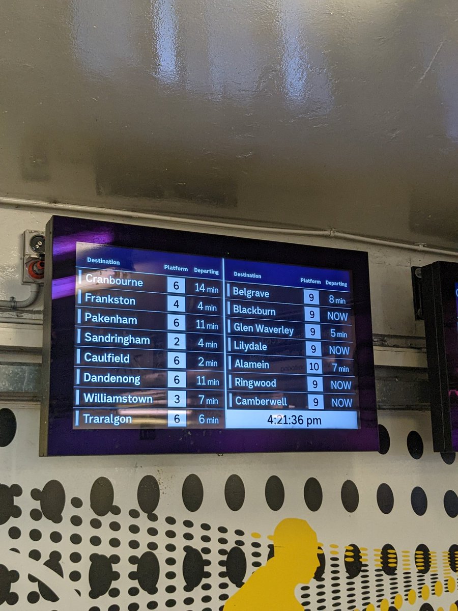 j_paynter's tweet photo. Dear @metrotrains
Please help me understand your sign logic.

I see three ways this sign might be organised;
Alphabetical by destination
Numerical by departure time, or
Numerical by platform number.

None of these apply. https://t.co/p7RFQ8IcXq